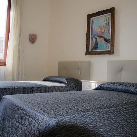 Apartment Lucy Venesia Bagian luar foto