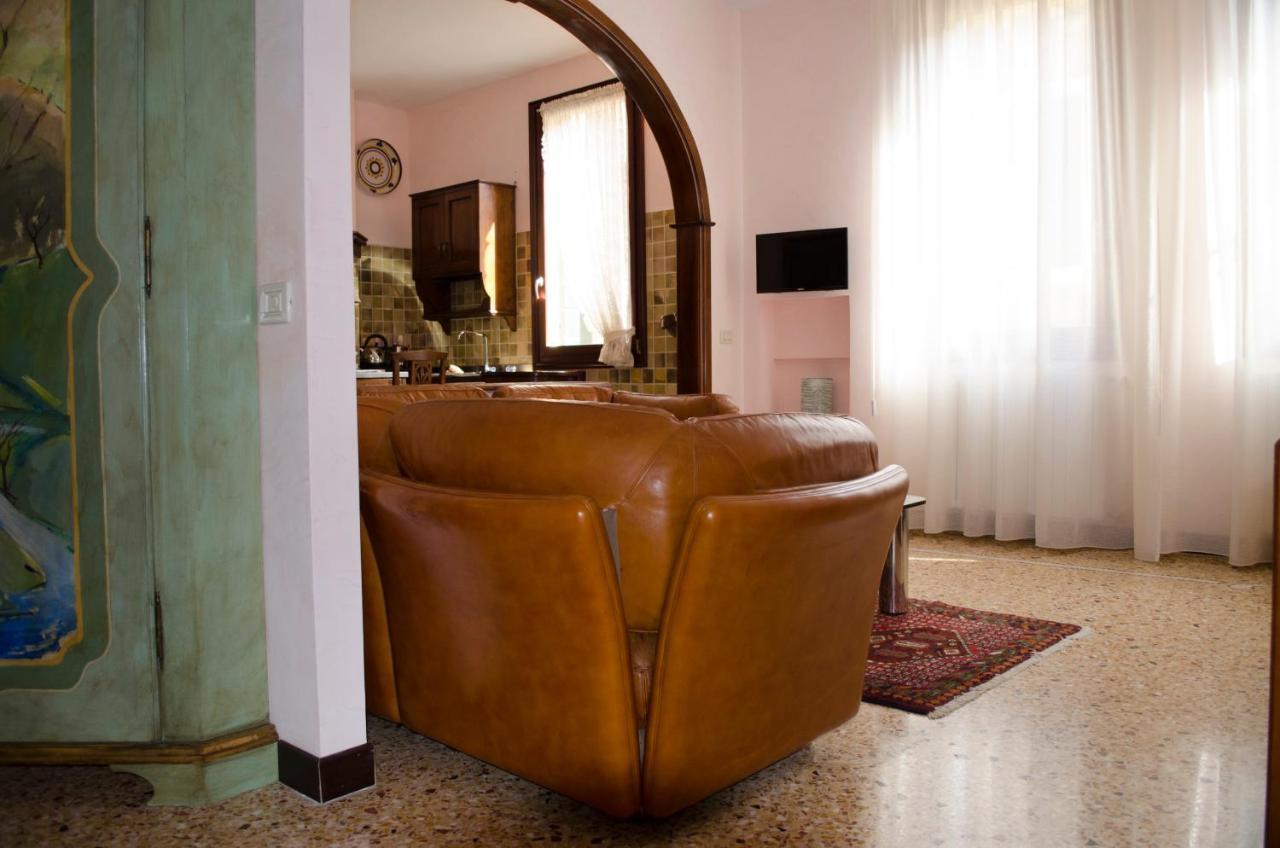 Apartment Lucy Venesia Bagian luar foto