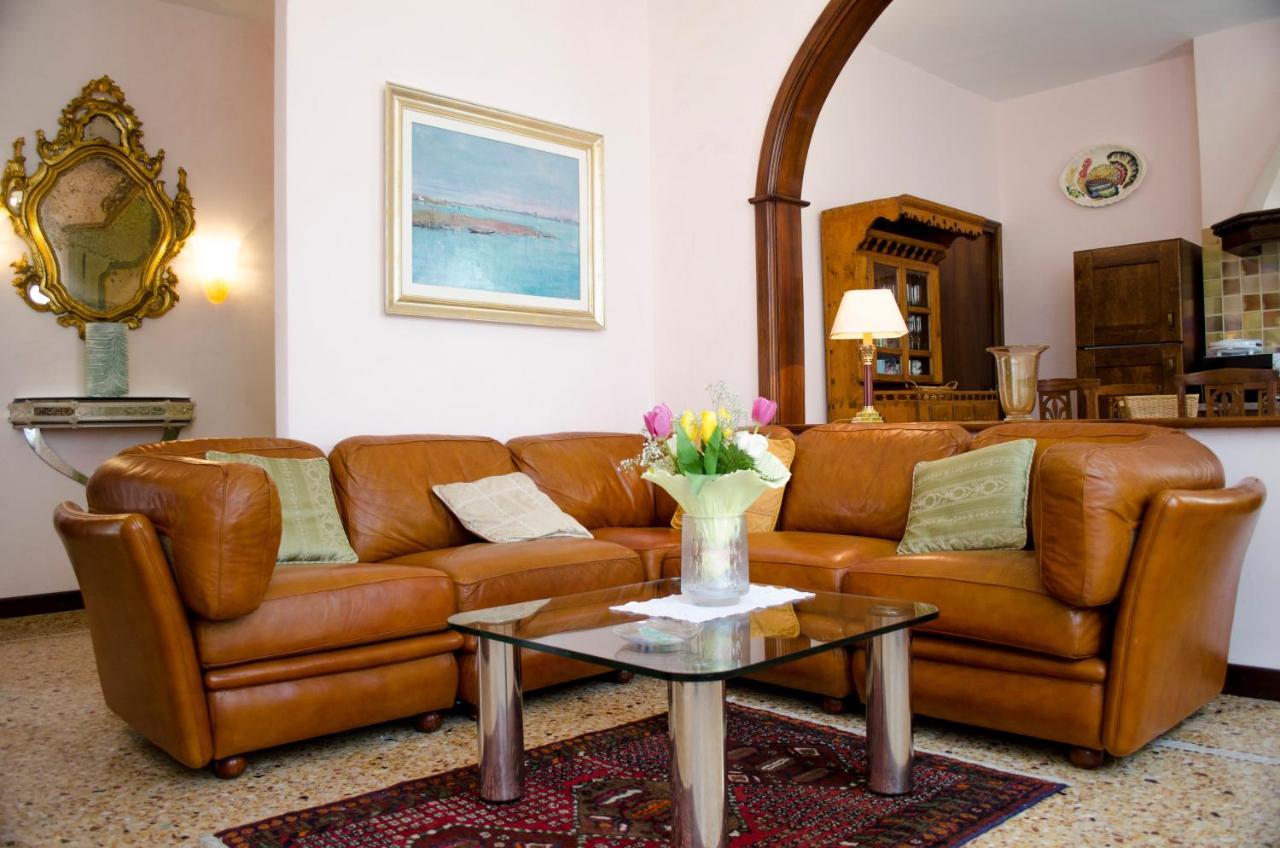 Apartment Lucy Venesia Bagian luar foto