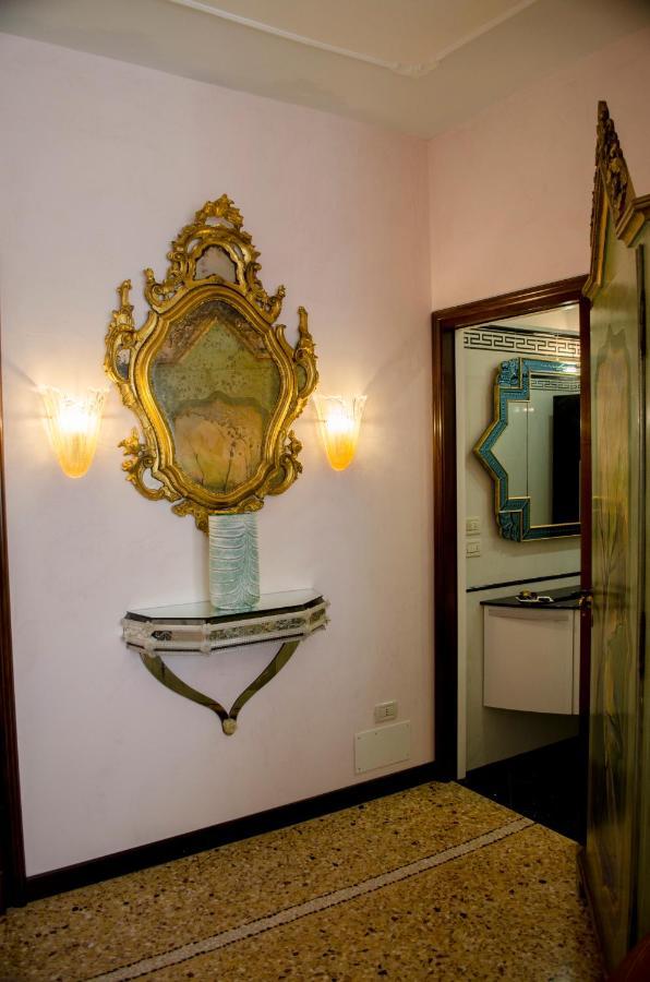 Apartment Lucy Venesia Bagian luar foto