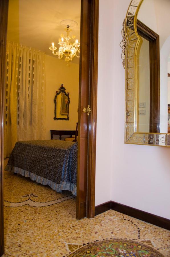 Apartment Lucy Venesia Bagian luar foto