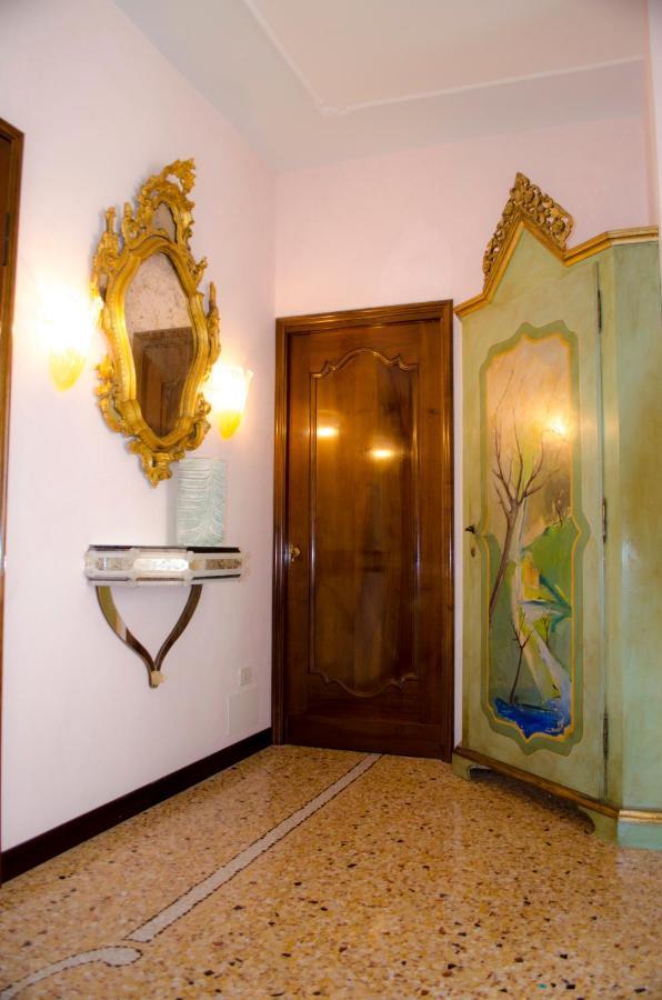 Apartment Lucy Venesia Bagian luar foto